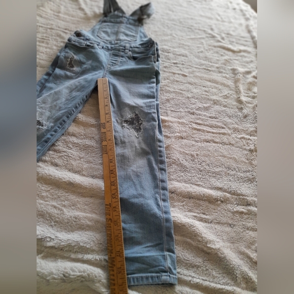 Girls Oshkosh Bib Overalls with Patches Size 6-6X - Picture 7 of 11
